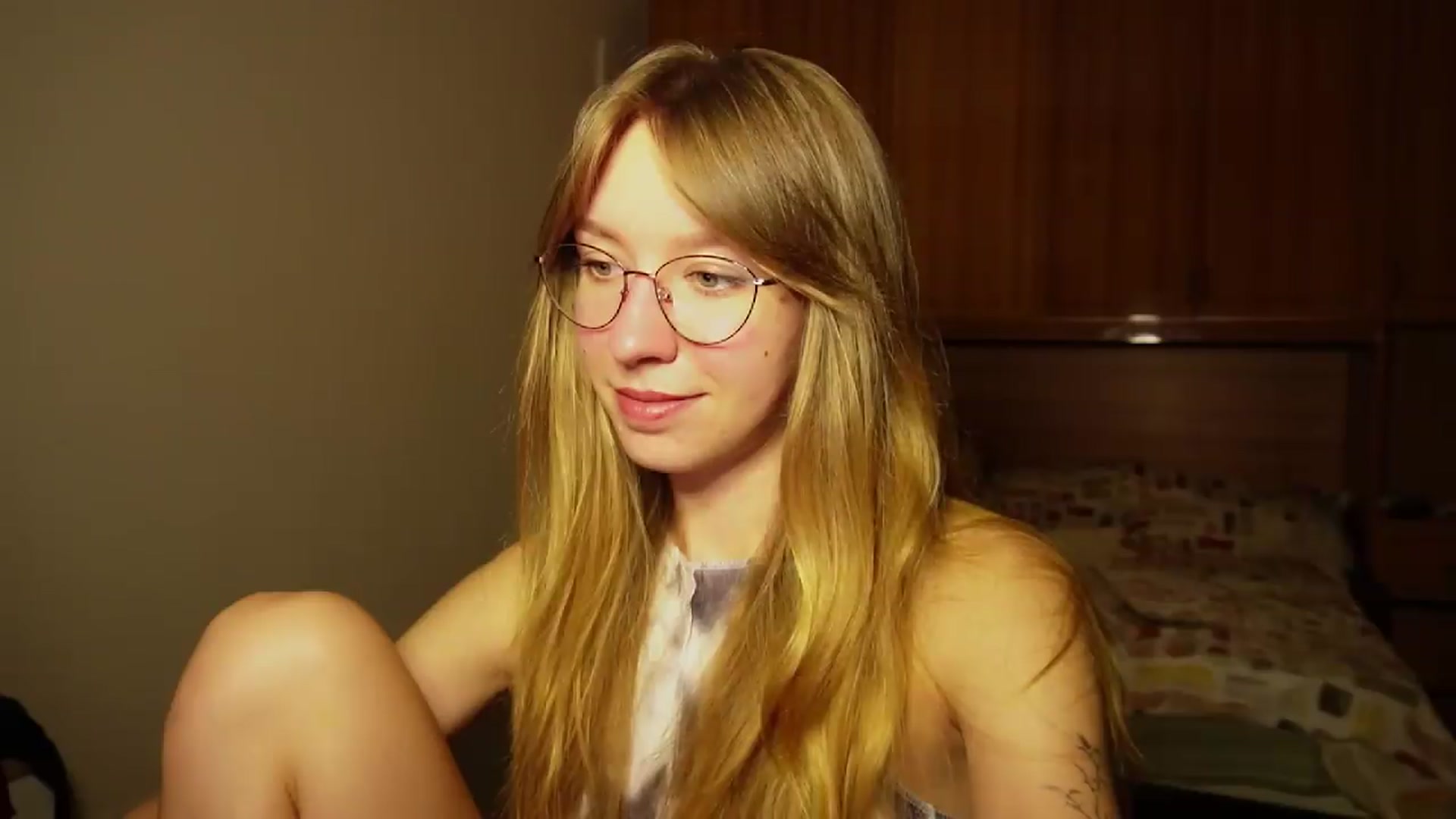 Gallery image thumbnail from Sia_A's myfreecams stream on, 09/10/2026, 23:32 image 12 of 20
