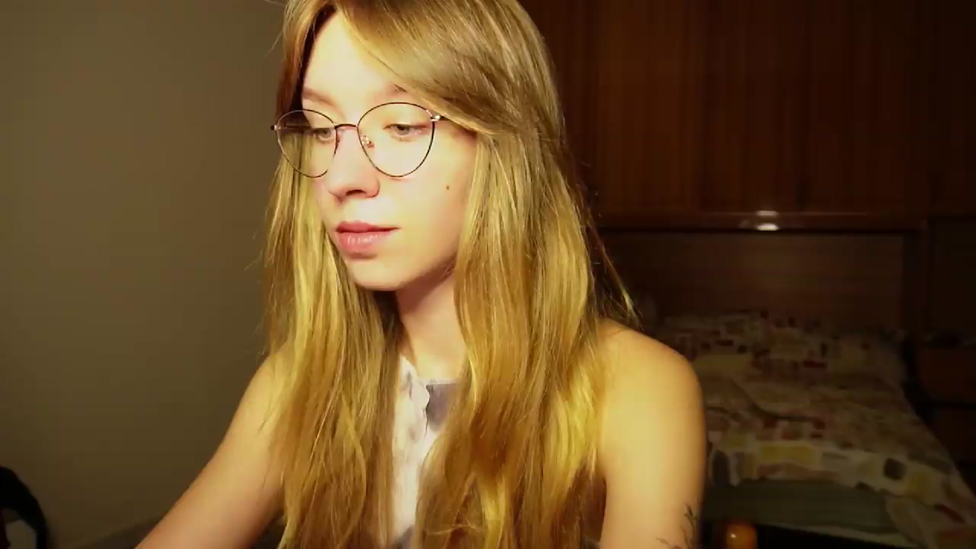 Gallery image thumbnail from Sia_A's myfreecams stream on, 09/10/2026, 23:32 image 5 of 20