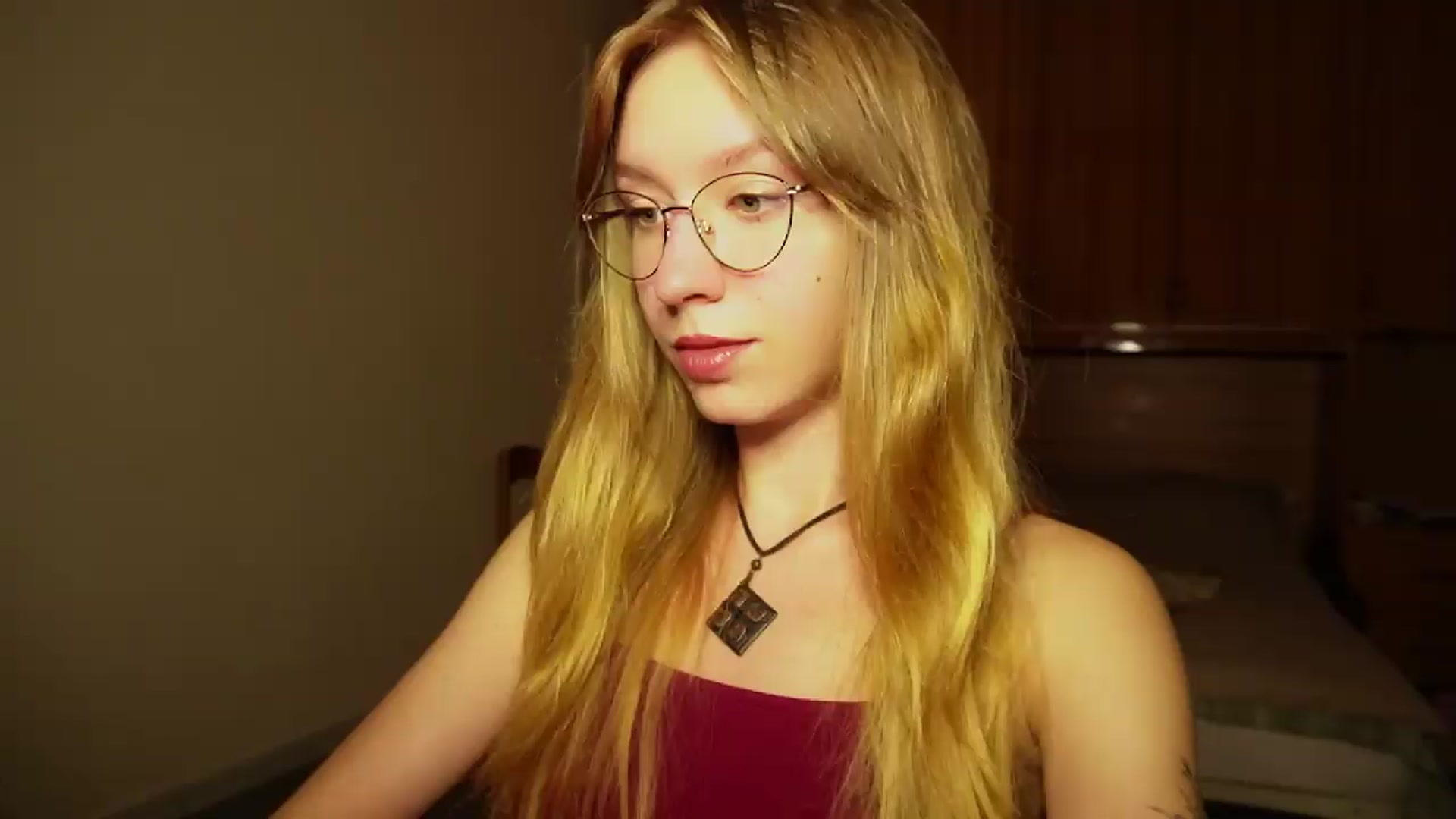 Gallery image thumbnail from Sia_A's myfreecams stream on, 09/18/2026, 24:36 image 4 of 20