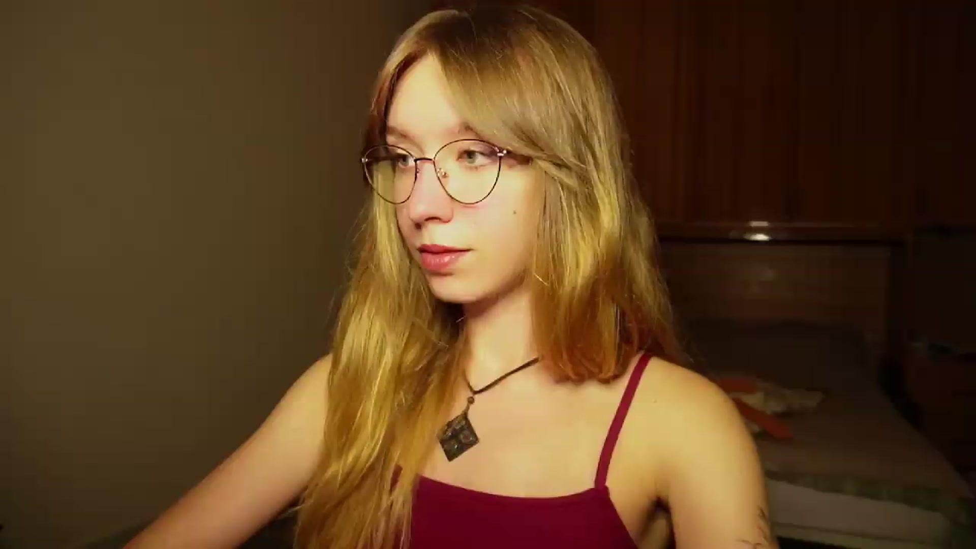 Gallery image thumbnail from Sia_A's myfreecams stream on, 09/18/2026, 24:36 image 3 of 20