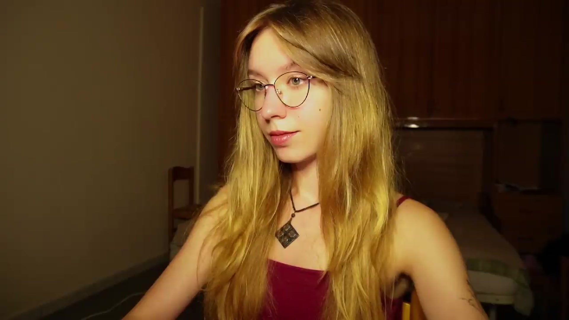 Gallery image thumbnail from Sia_A's myfreecams stream on, 09/18/2026, 24:36 image 16 of 20