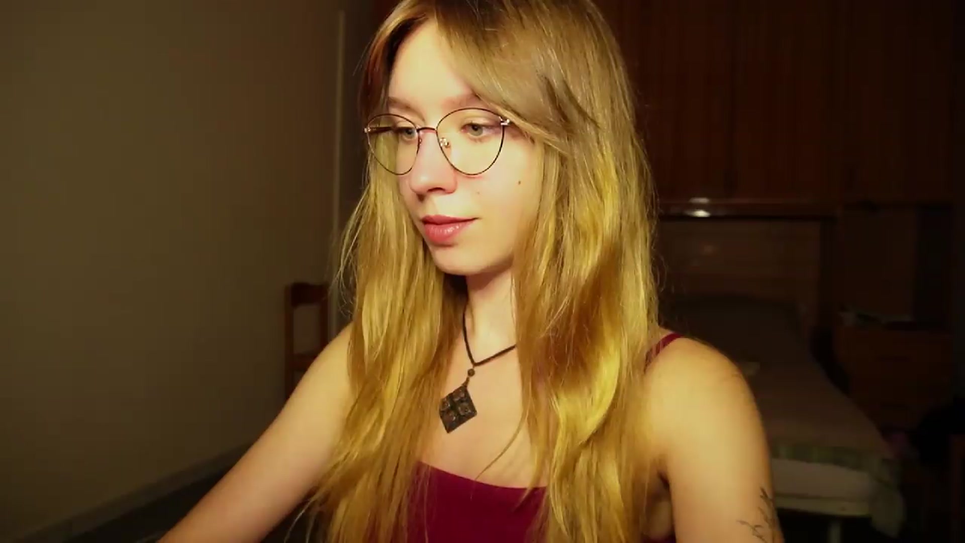 Gallery image thumbnail from Sia_A's myfreecams stream on, 09/18/2026, 24:36 image 14 of 20