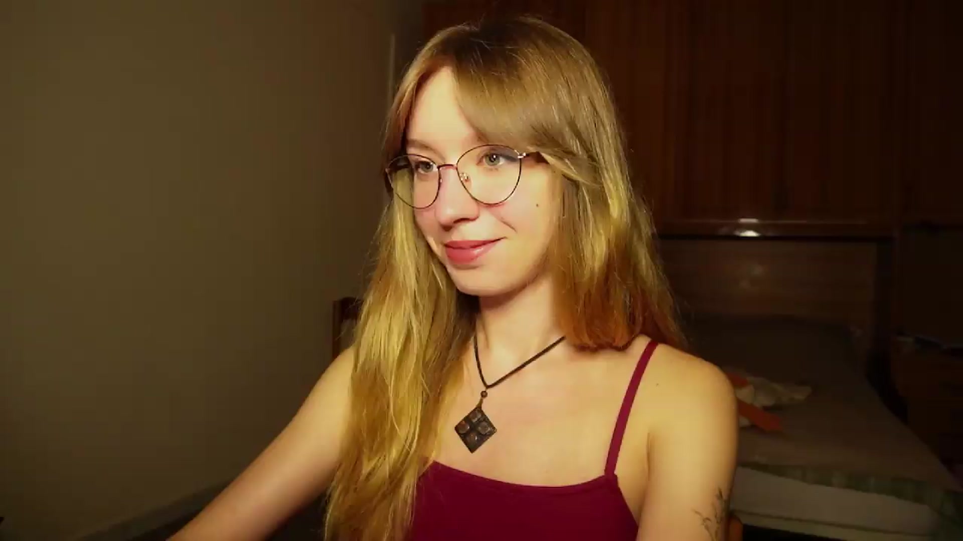 Gallery image thumbnail from Sia_A's myfreecams stream on, 09/18/2026, 24:36 image 1 of 20