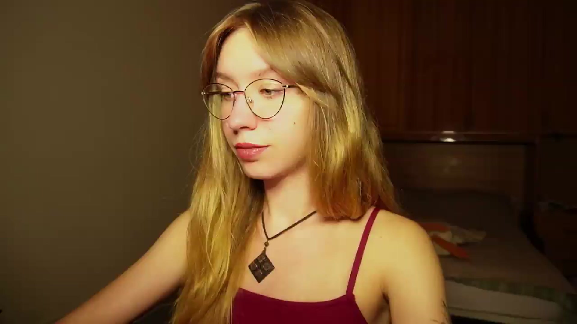 Gallery image thumbnail from Sia_A's myfreecams stream on, 09/18/2026, 24:36 image 2 of 20