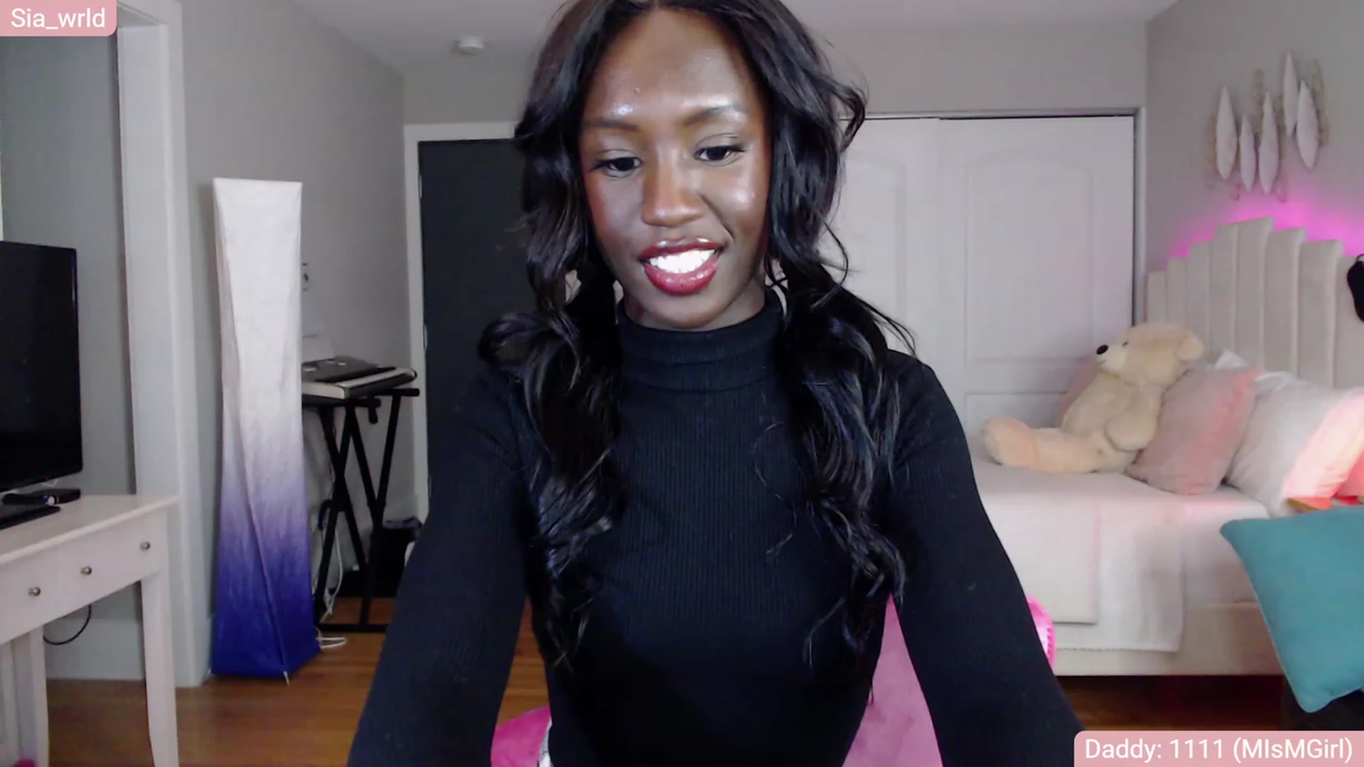 Gallery image thumbnail from Sia_Wrld's myfreecams stream on, 01/01/2023, 24:03 image 13 of 20