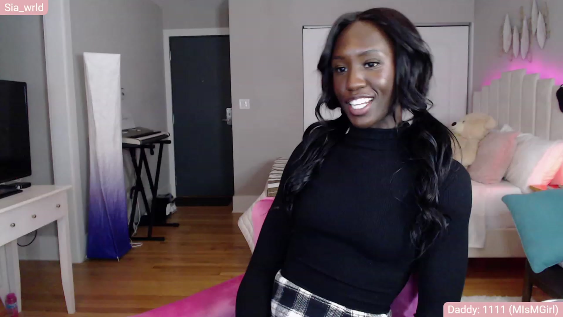 Gallery image thumbnail from Sia_Wrld's myfreecams stream on, 01/01/2023, 24:03 image 12 of 20