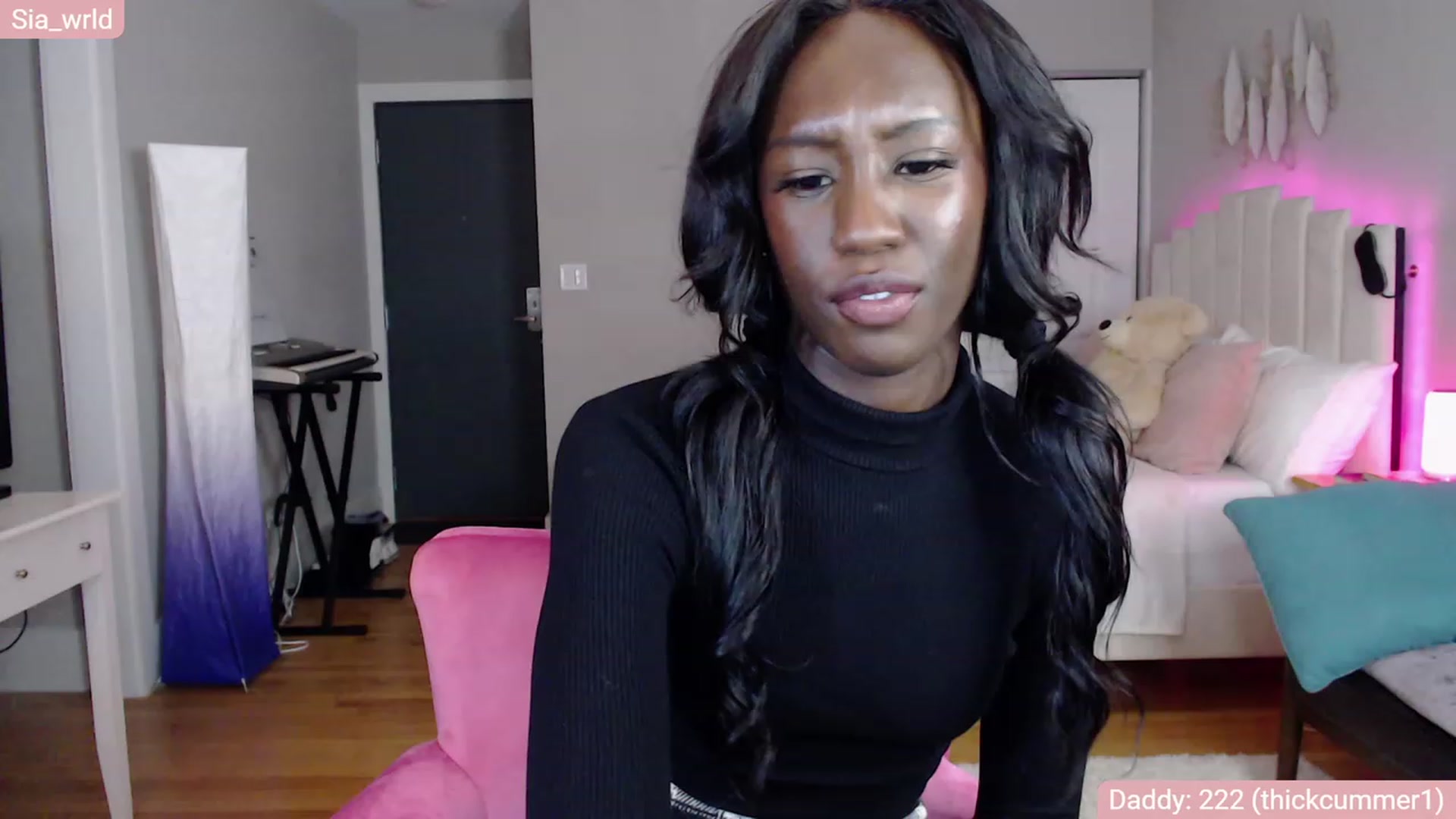 Gallery image thumbnail from Sia_Wrld's myfreecams stream on, 01/01/2023, 24:03 image 10 of 20