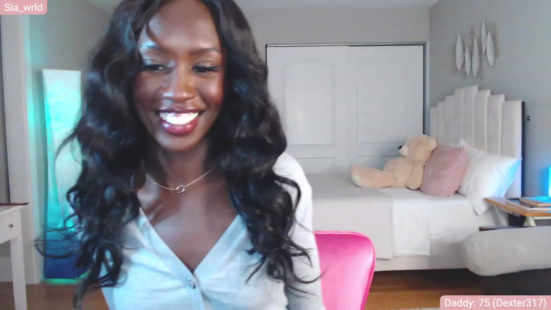 Gallery image thumbnail from Sia_Wrld's myfreecams stream on, 01/03/2023, 22:33 image 16 of 20