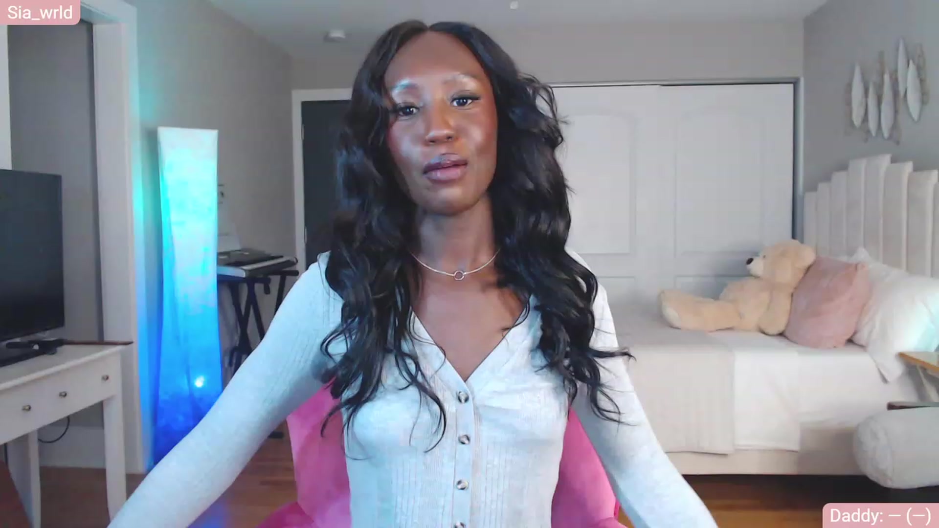 Gallery image thumbnail from Sia_Wrld's myfreecams stream on, 01/03/2023, 22:33 image 3 of 20