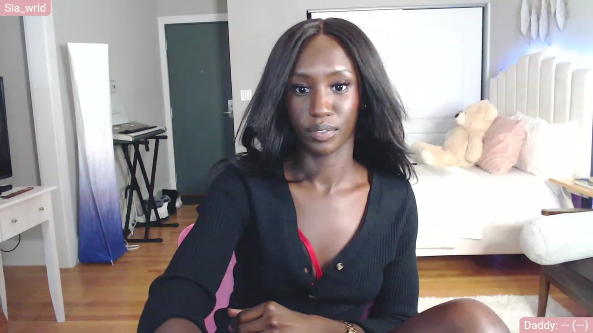 Gallery image thumbnail from Sia_Wrld's myfreecams stream on, 01/05/2023, 24:04 image 4 of 20