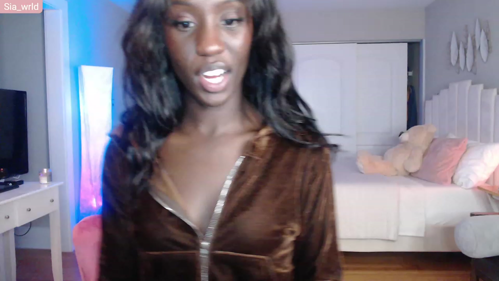 Gallery image thumbnail from Sia_Wrld's myfreecams stream on, 01/07/2023, 08:32 image 18 of 20