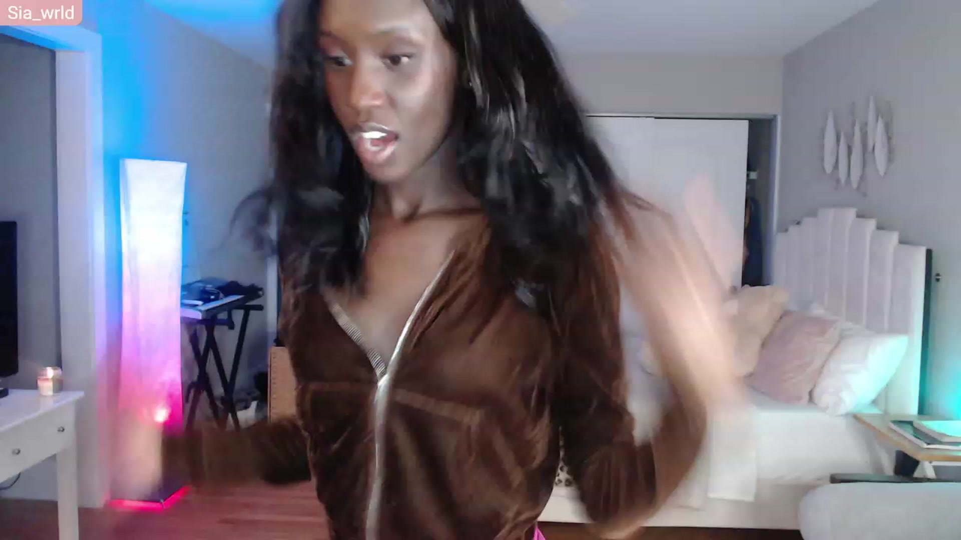 Gallery image thumbnail from Sia_Wrld's myfreecams stream on, 01/07/2023, 08:32 image 8 of 20