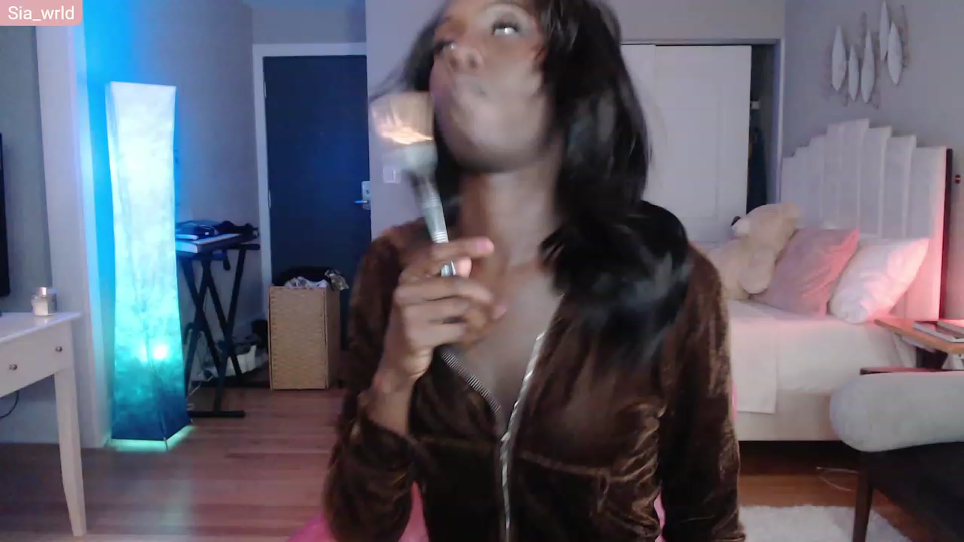 Gallery image thumbnail from Sia_Wrld's myfreecams stream on, 01/07/2023, 08:32 image 2 of 20