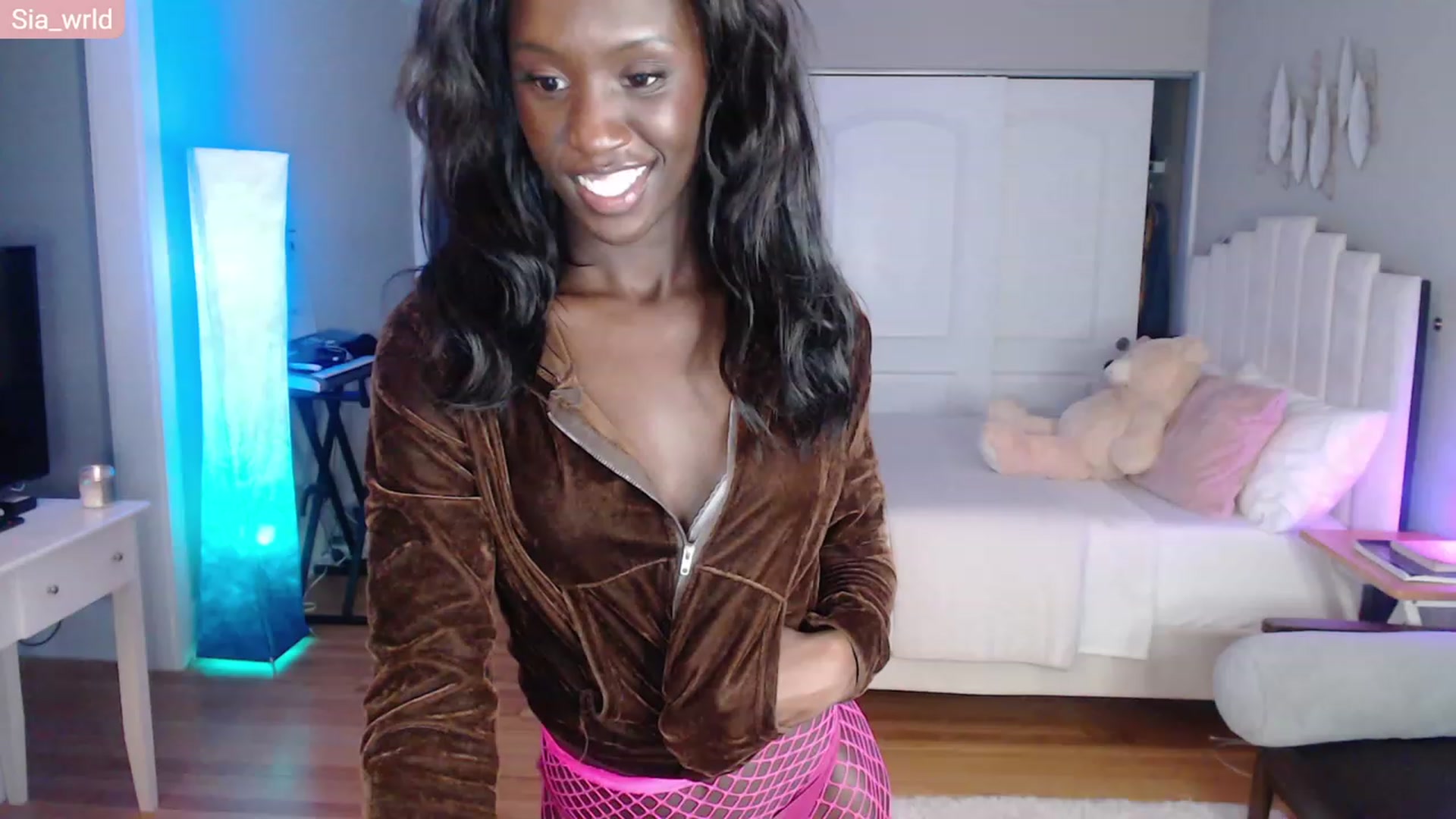 Gallery image thumbnail from Sia_Wrld's myfreecams stream on, 01/07/2023, 08:32 image 9 of 20