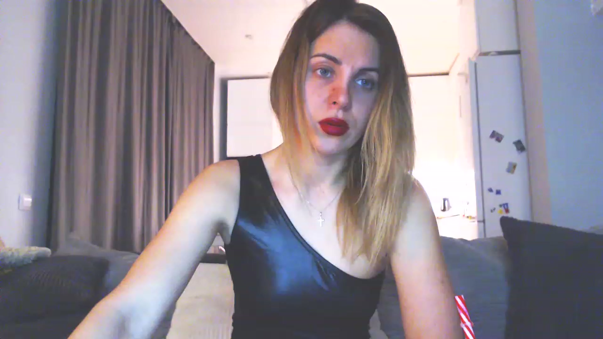 Gallery image thumbnail from Sicille's myfreecams stream on, 12/18/2022, 21:15 image 12 of 20