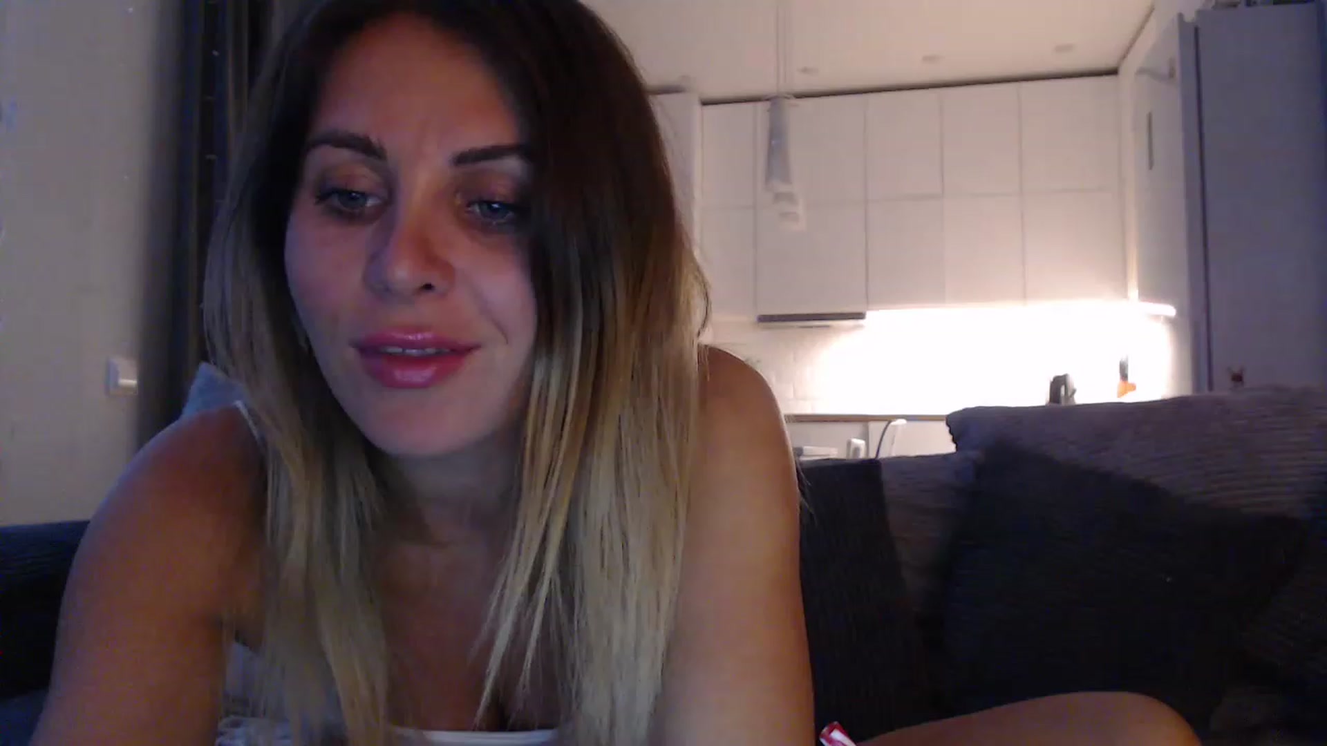 Gallery image thumbnail from Sicille's myfreecams stream on, 03/24/2023, 21:49 image 7 of 20