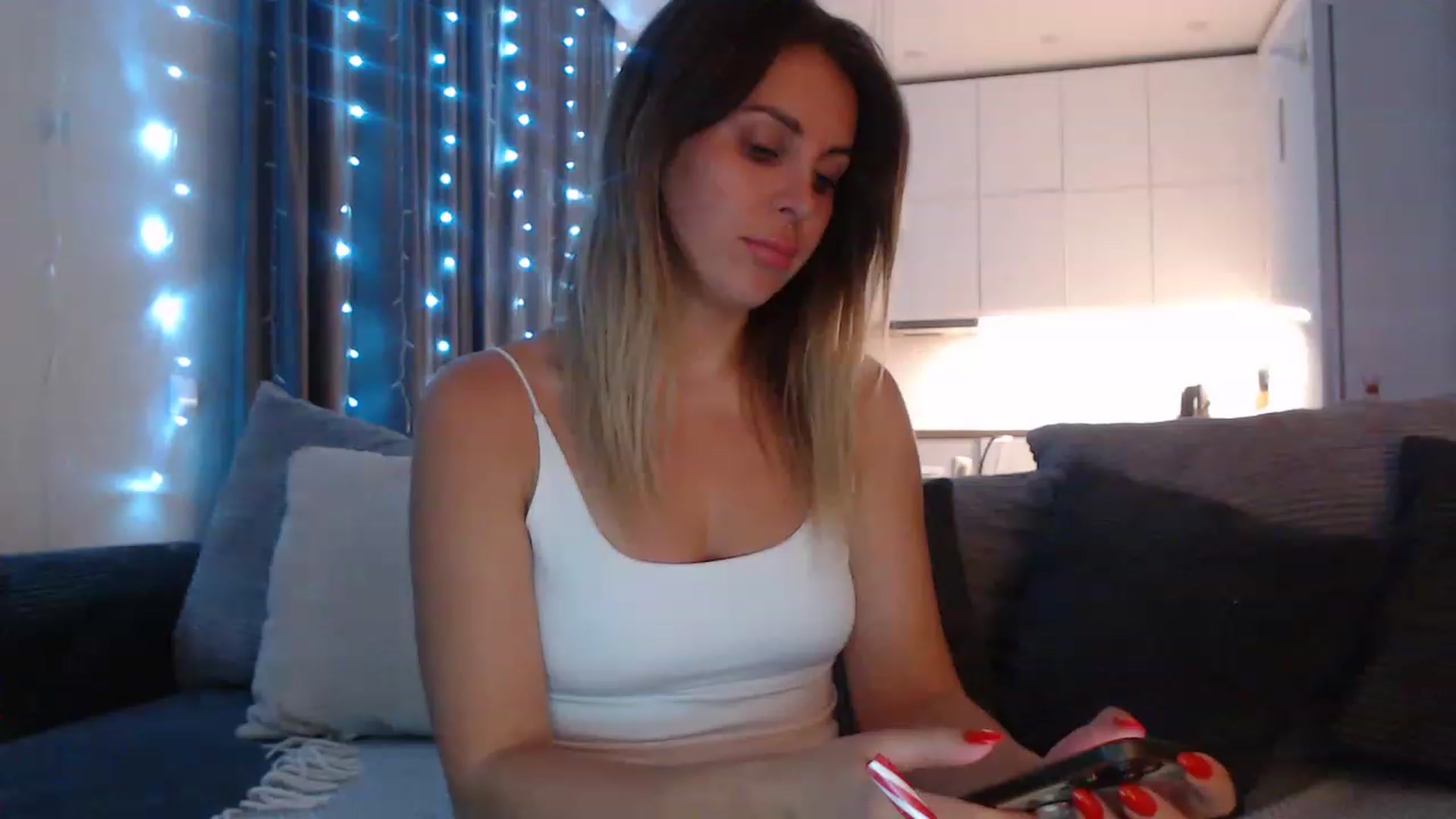 Gallery image thumbnail from Sicille's myfreecams stream on, 03/24/2023, 21:49 image 11 of 20
