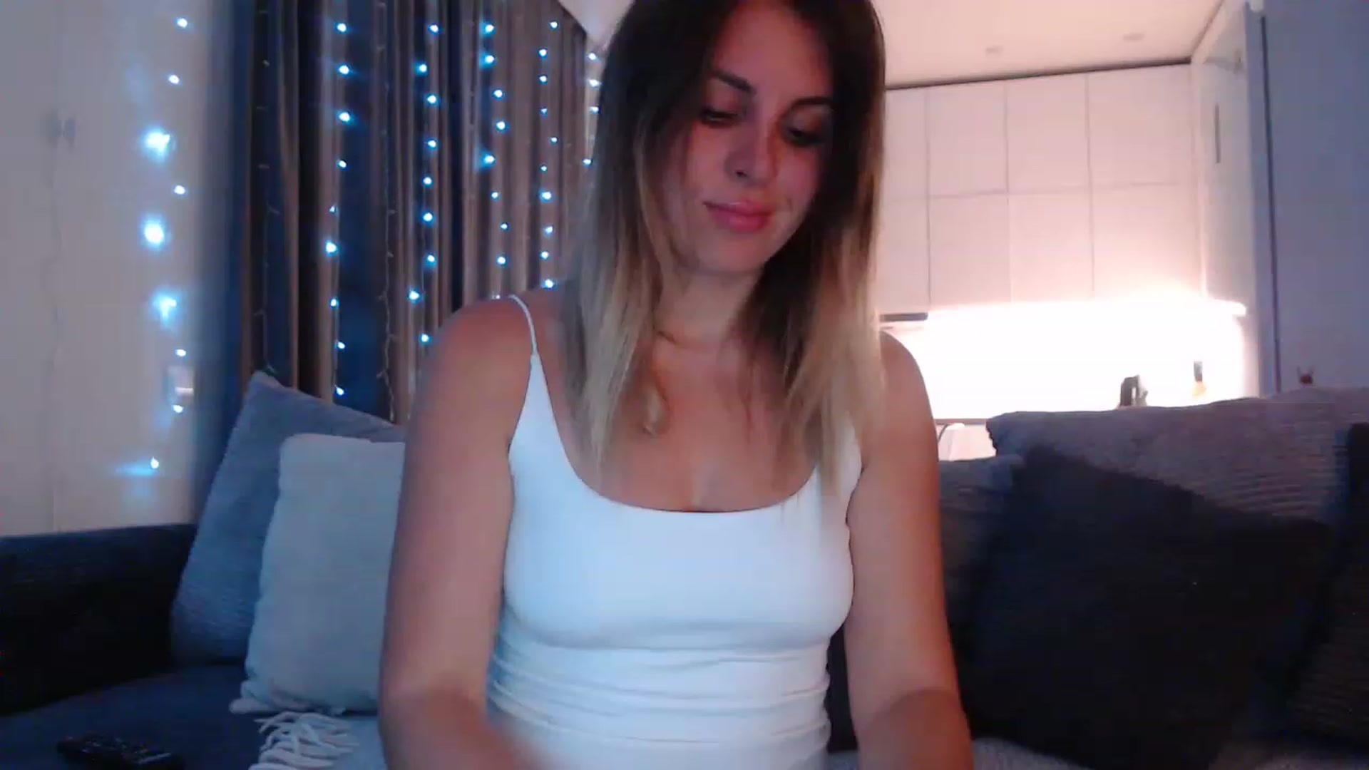 Gallery image thumbnail from Sicille's myfreecams stream on, 03/24/2023, 21:49 image 15 of 20