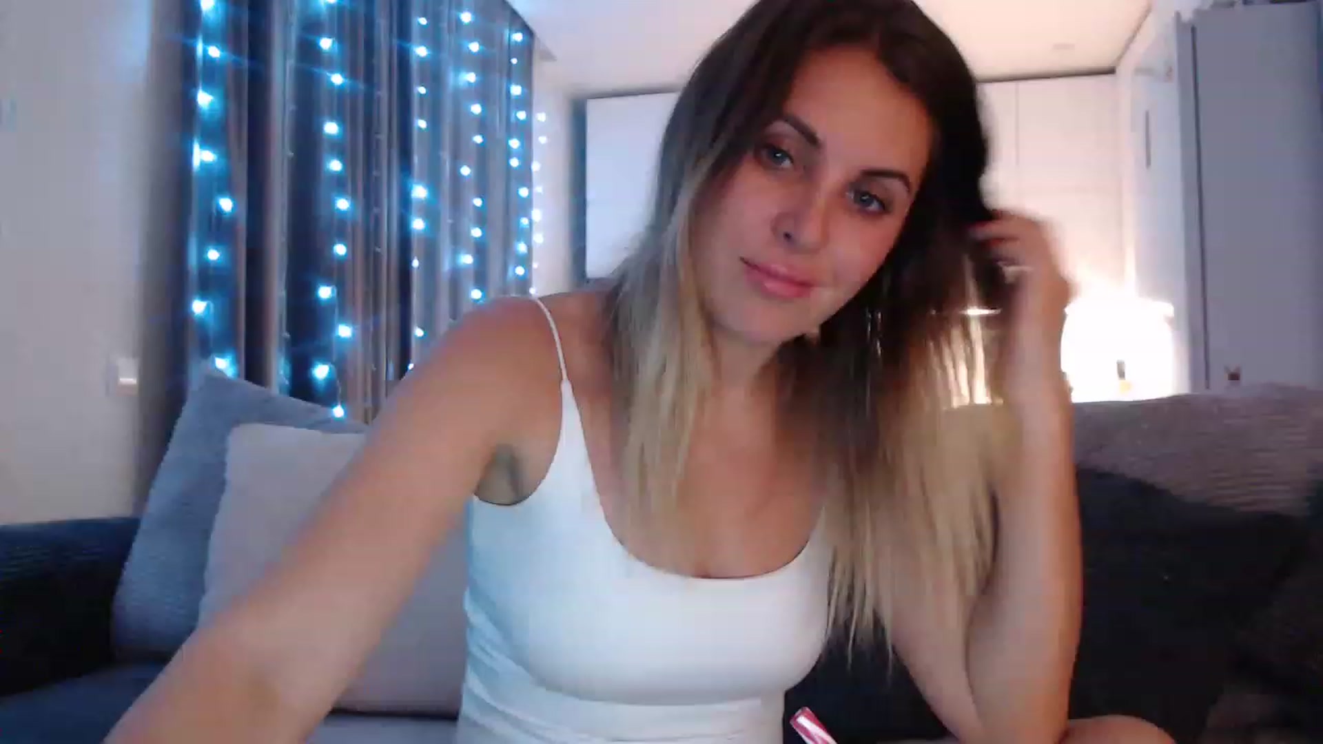 Gallery image thumbnail from Sicille's myfreecams stream on, 03/24/2023, 21:49 image 8 of 20