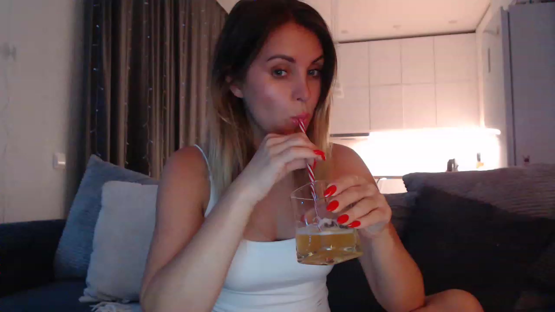 Gallery image thumbnail from Sicille's myfreecams stream on, 03/24/2023, 21:49 image 1 of 20