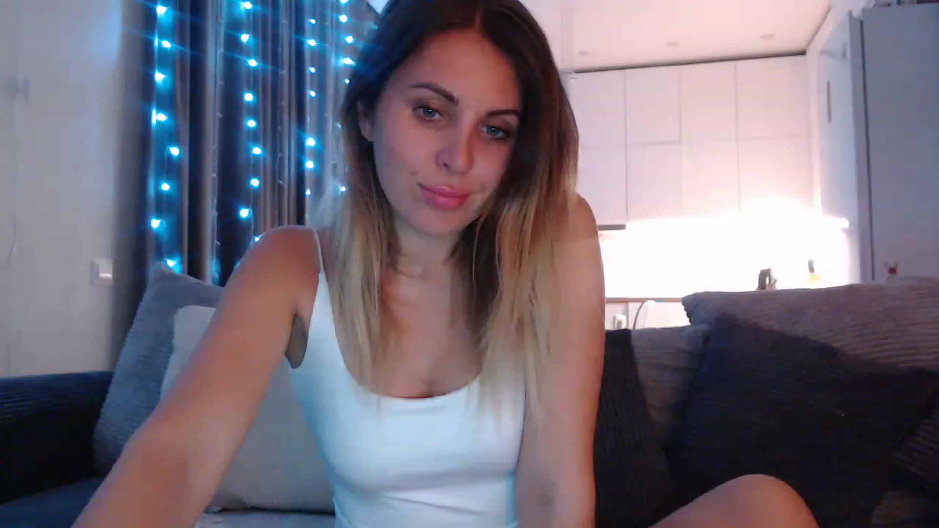 Gallery image thumbnail from Sicille's myfreecams stream on, 03/24/2023, 21:49 image 2 of 20