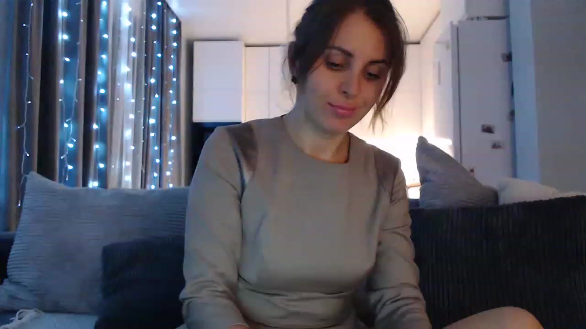 Gallery image thumbnail from Sicille's myfreecams stream on, 04/03/2023, 19:38 image 9 of 20