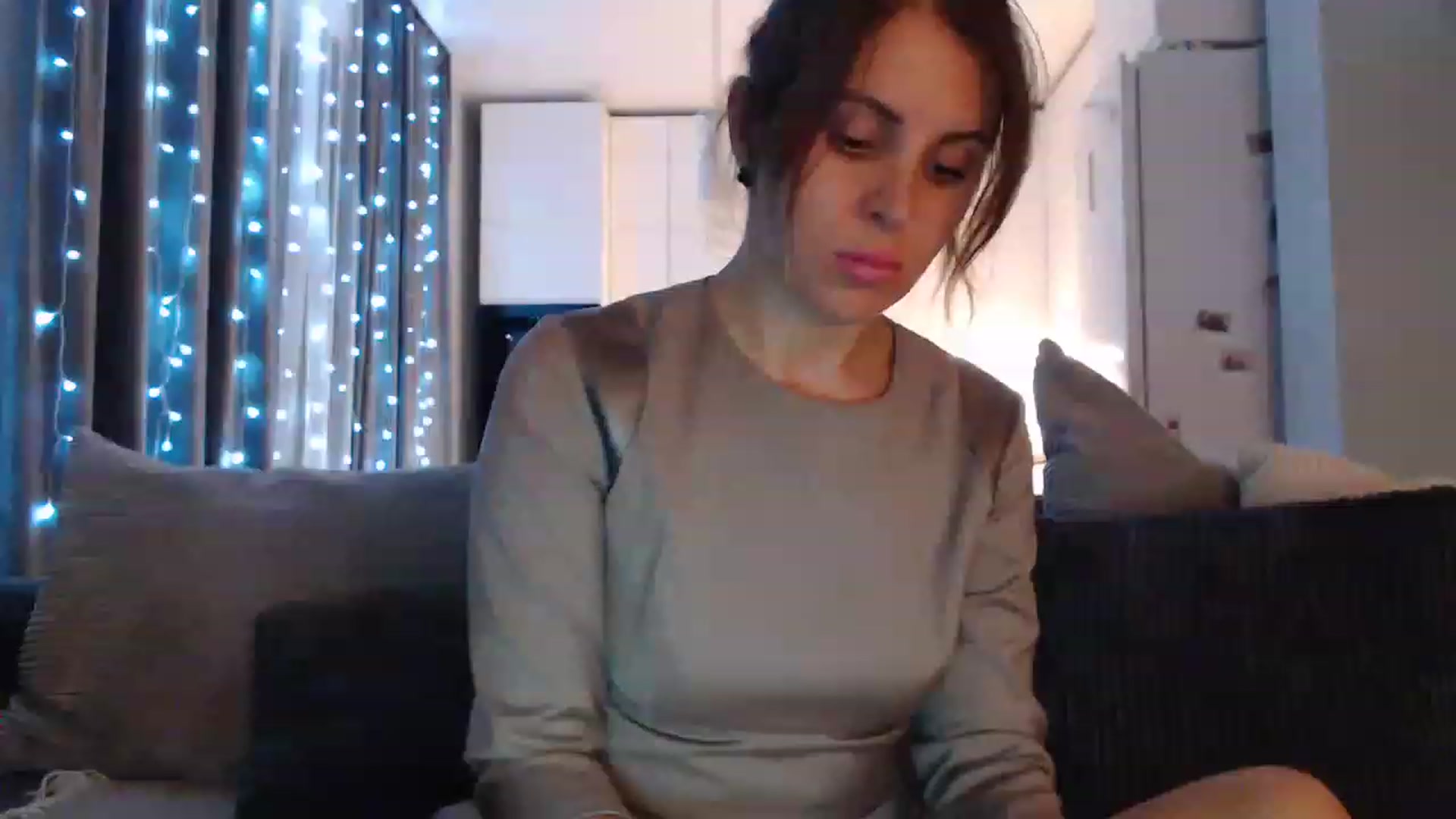 Gallery image thumbnail from Sicille's myfreecams stream on, 04/03/2023, 19:38 image 3 of 20