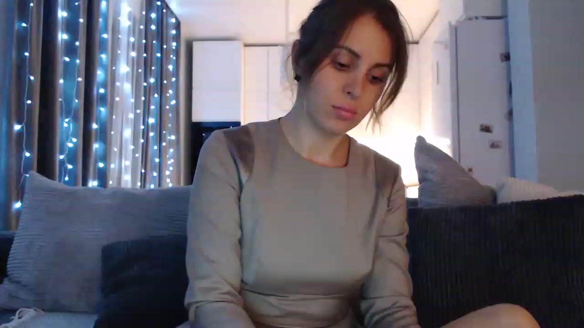 Gallery image thumbnail from Sicille's myfreecams stream on, 04/03/2023, 19:38 image 10 of 20