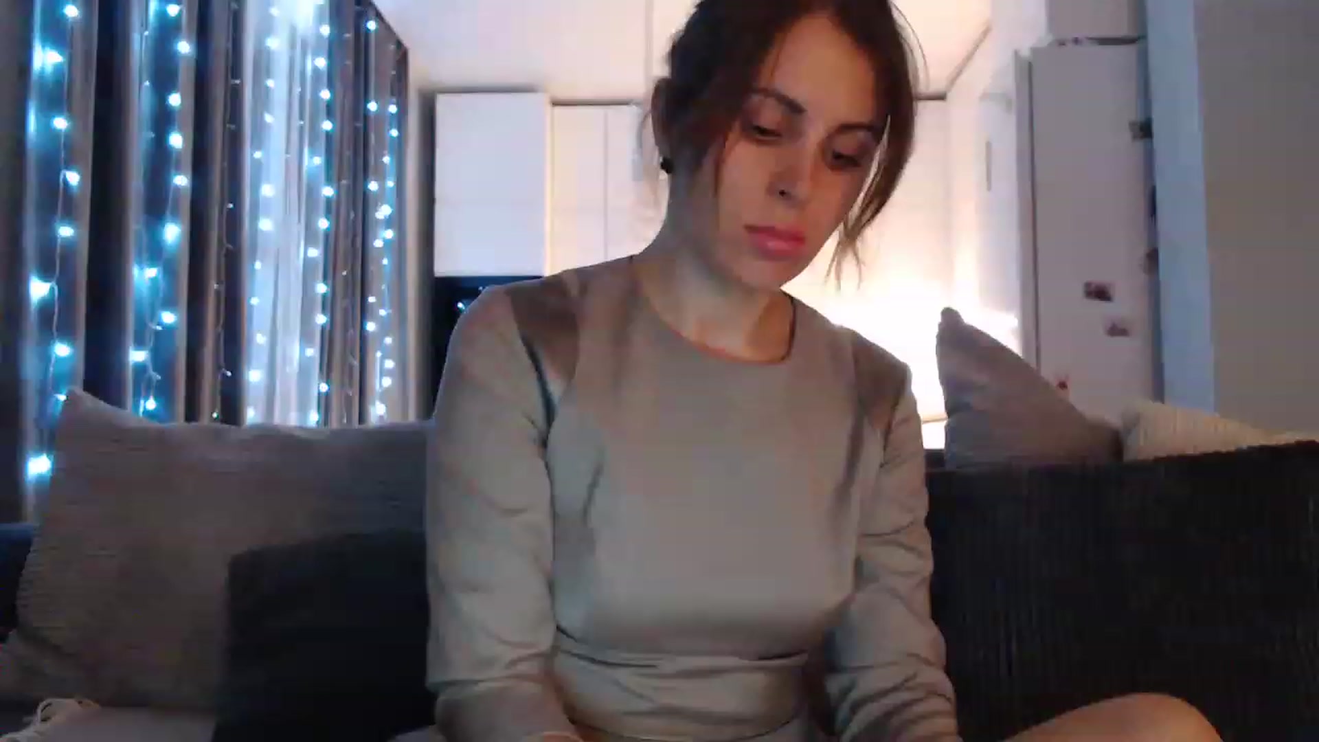 Gallery image thumbnail from Sicille's myfreecams stream on, 04/03/2023, 19:38 image 6 of 20