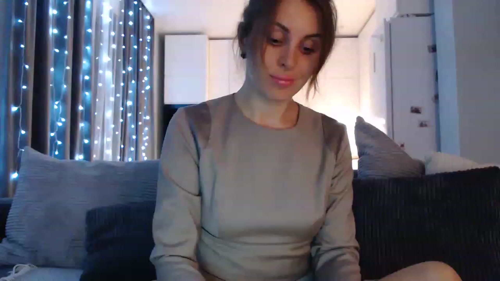 Gallery image thumbnail from Sicille's myfreecams stream on, 04/03/2023, 19:38 image 16 of 20