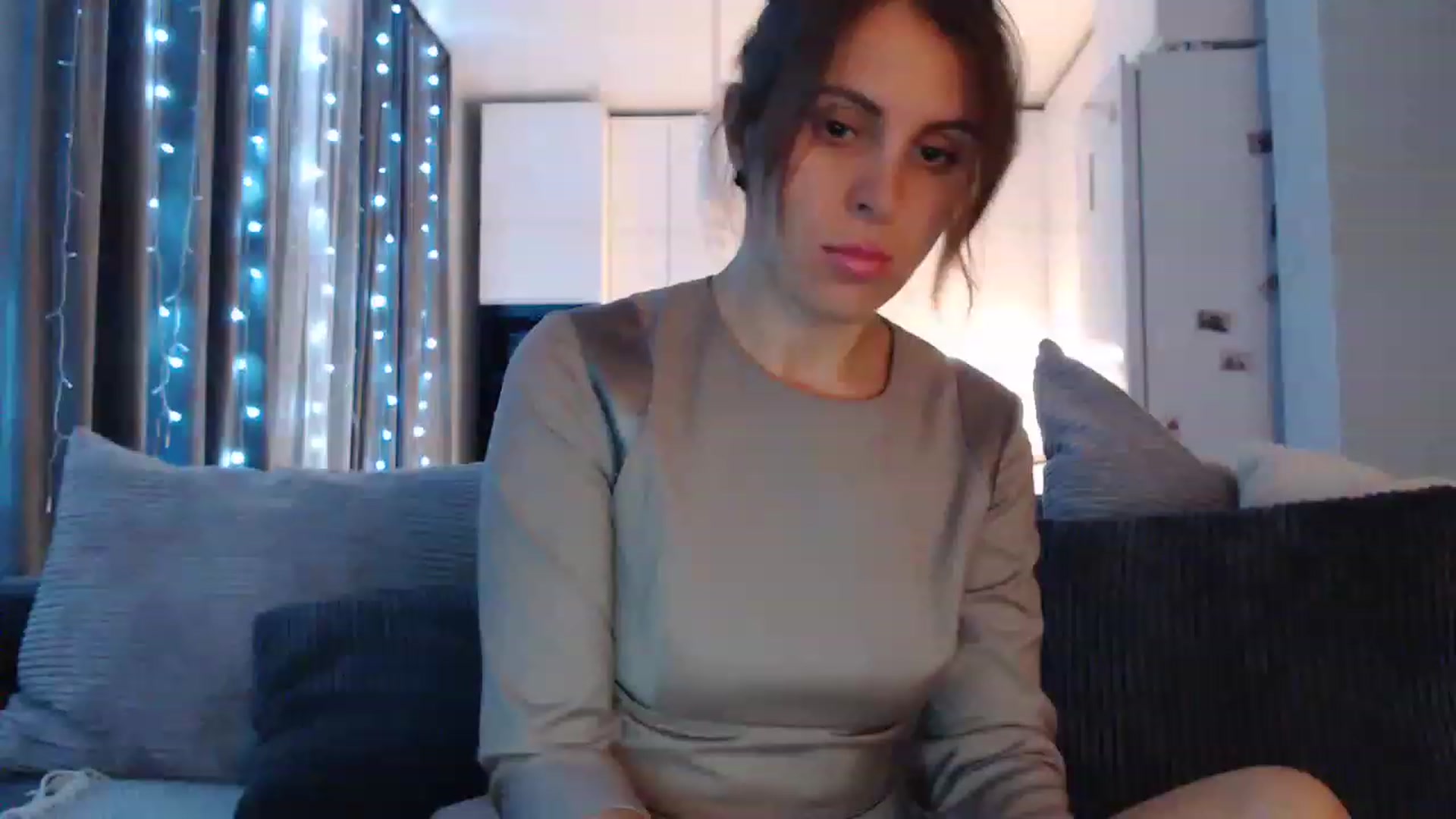 Gallery image thumbnail from Sicille's myfreecams stream on, 04/03/2023, 19:38 image 4 of 20