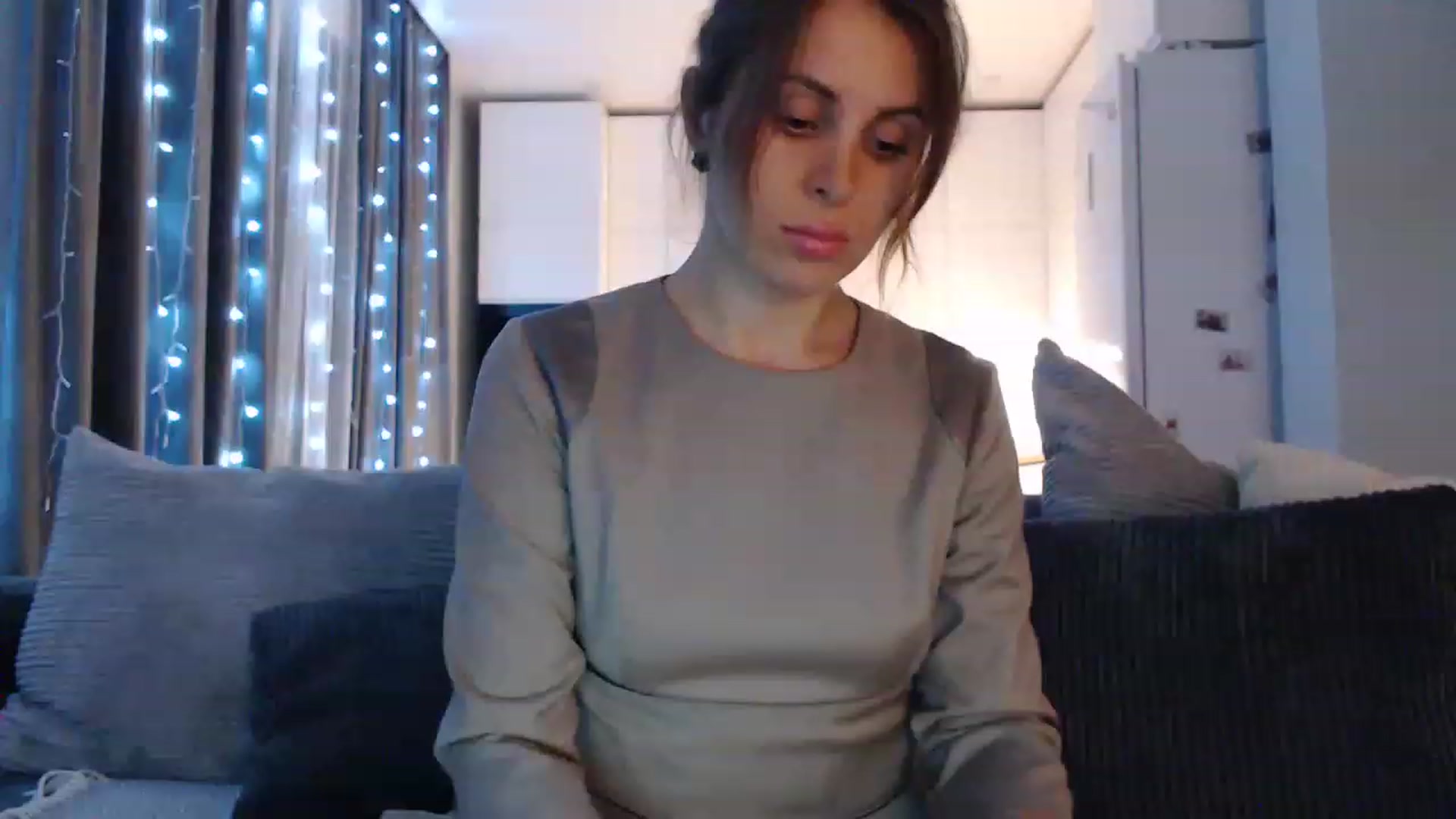 Gallery image thumbnail from Sicille's myfreecams stream on, 04/03/2023, 19:38 image 15 of 20