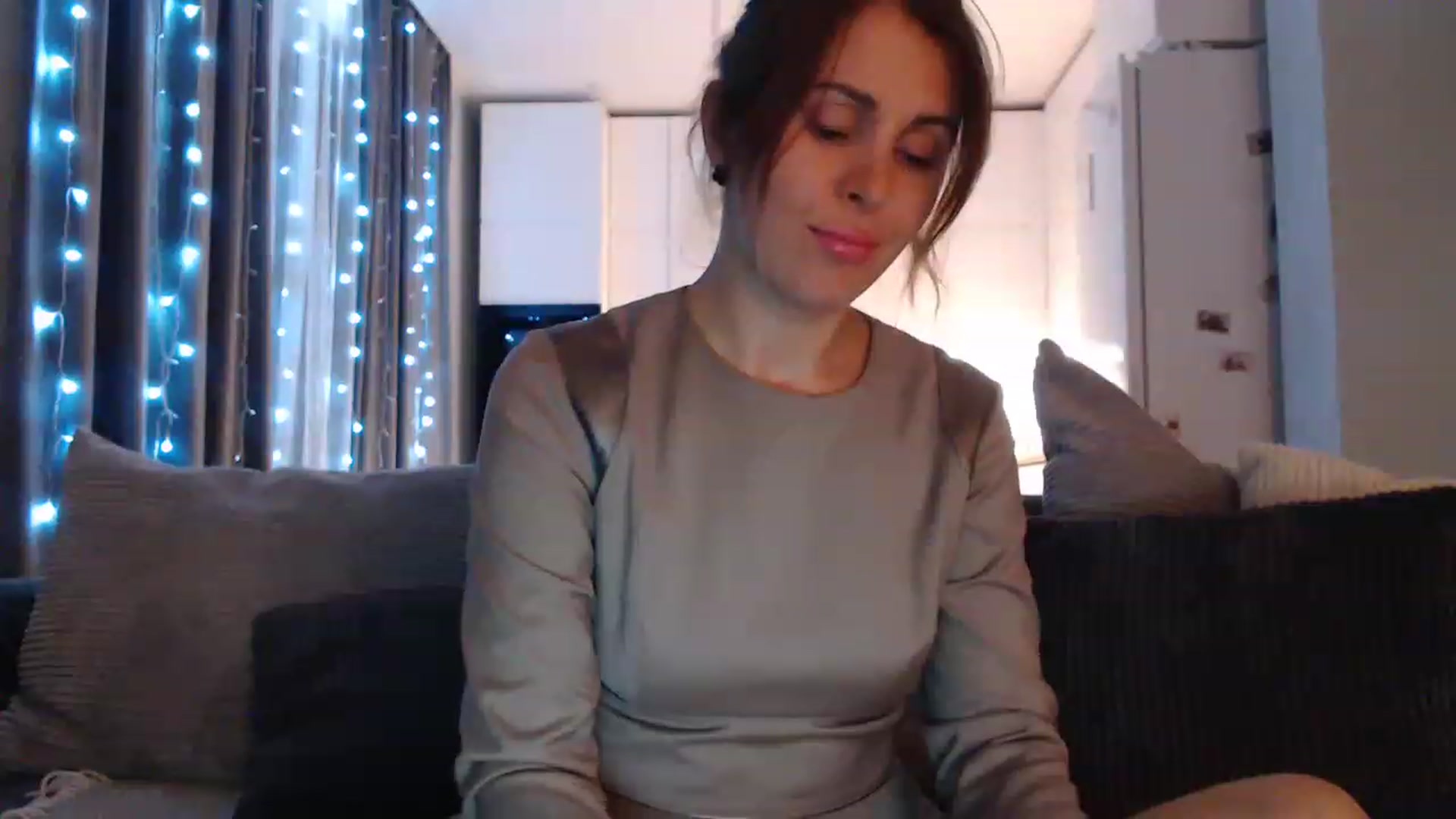 Gallery image thumbnail from Sicille's myfreecams stream on, 04/03/2023, 19:38 image 2 of 20