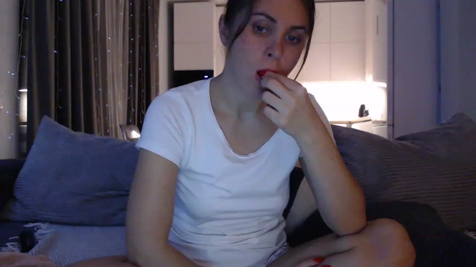 Gallery image thumbnail from Sicille's myfreecams stream on, 04/06/2023, 21:11 image 17 of 20