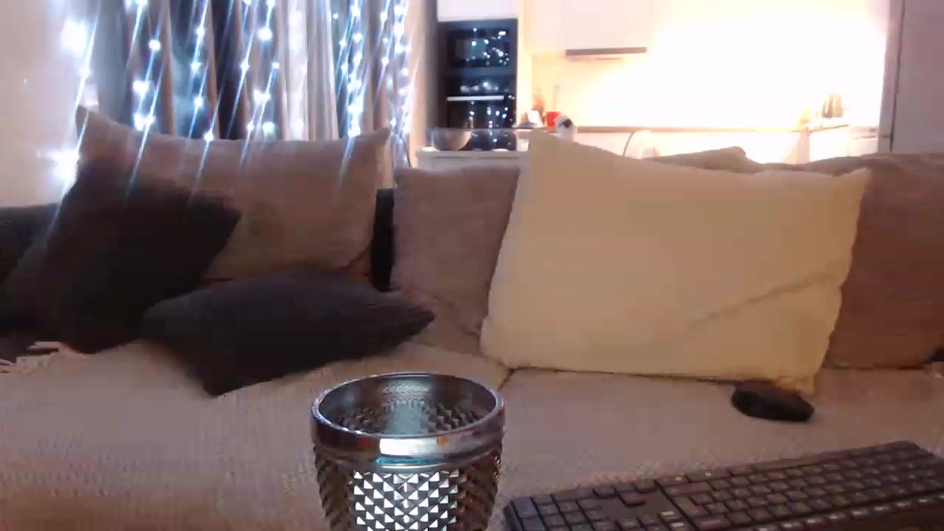 Gallery image thumbnail from Sicille's myfreecams stream on, 04/09/2023, 20:55 image 17 of 20