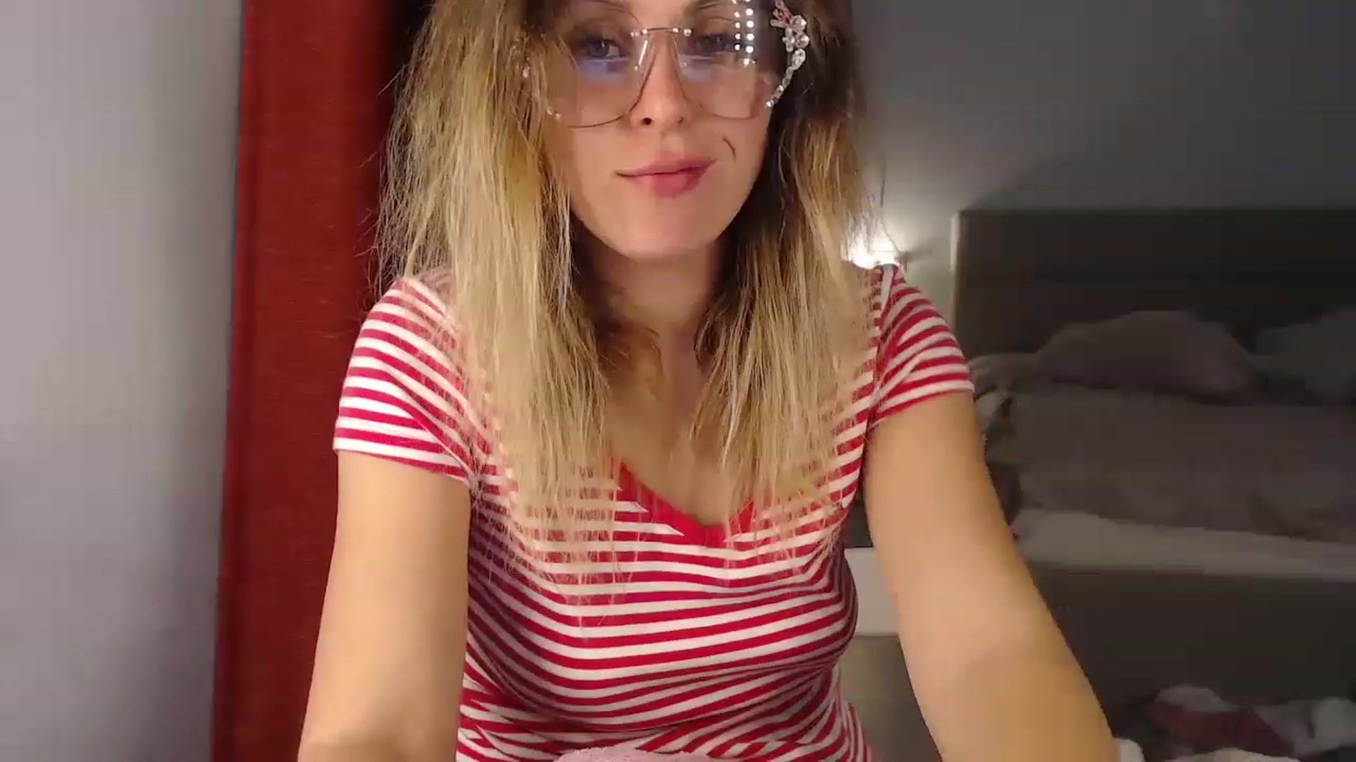 Gallery image thumbnail from Sicille's myfreecams stream on, 04/23/2023, 20:09 image 16 of 20