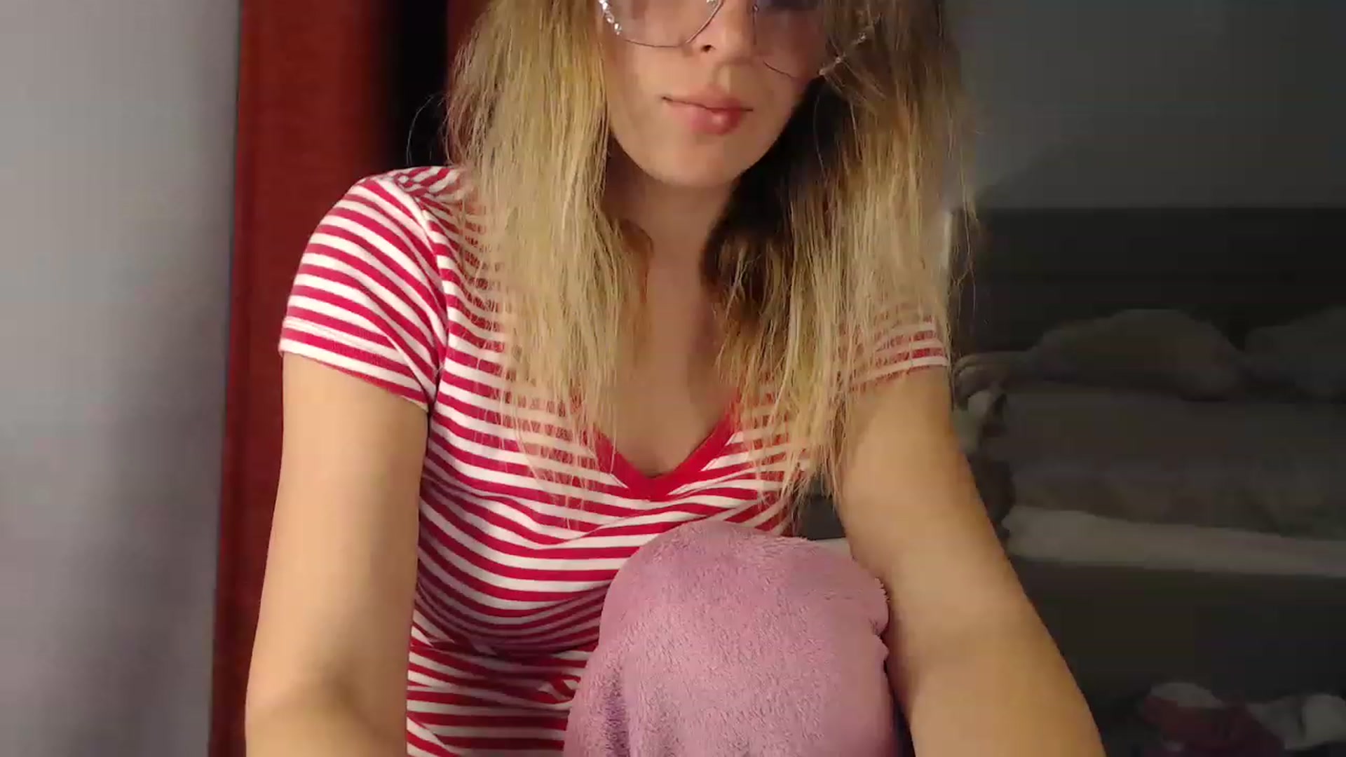 Gallery image thumbnail from Sicille's myfreecams stream on, 04/23/2023, 20:09 image 18 of 20