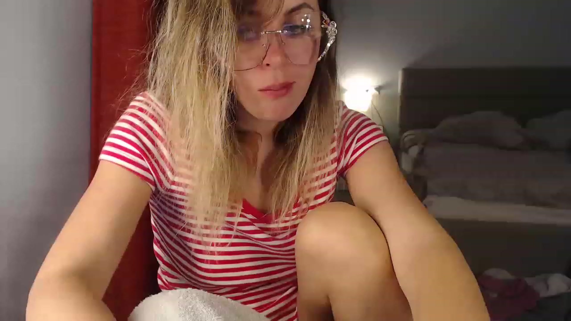 Gallery image thumbnail from Sicille's myfreecams stream on, 04/23/2023, 20:09 image 6 of 20