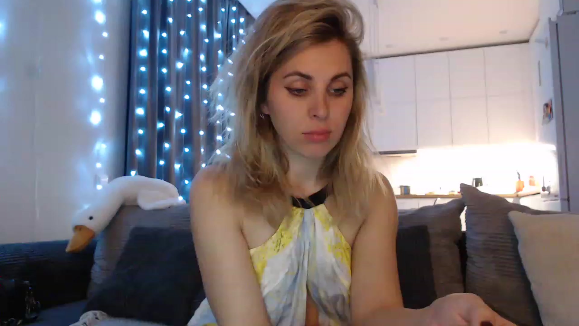 Gallery image thumbnail from Sicille's myfreecams stream on, 05/22/2023, 21:36 image 14 of 20
