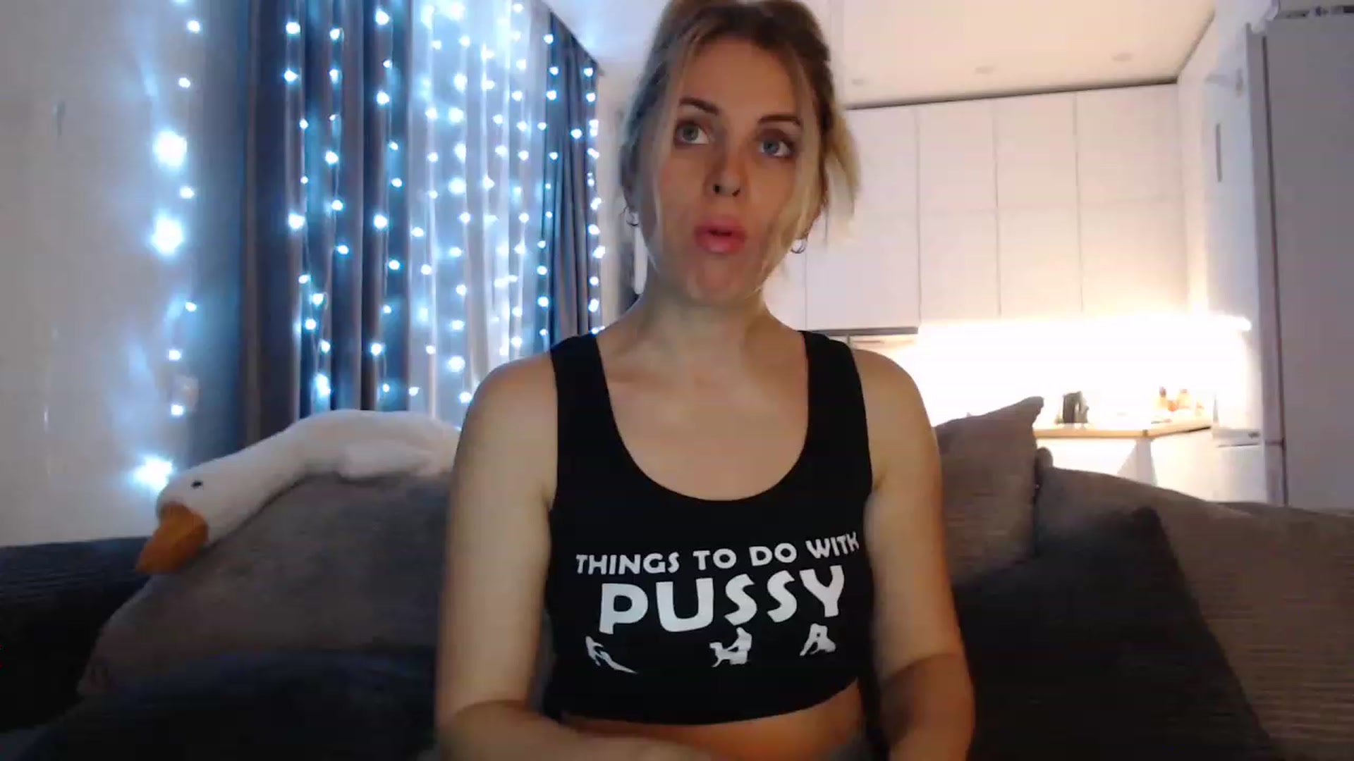 Gallery image thumbnail from Sicille's myfreecams stream on, 05/25/2023, 20:50 image 6 of 20