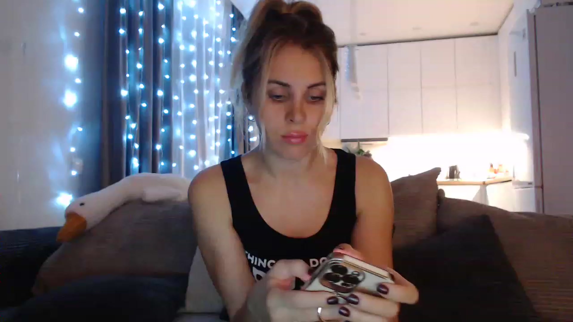 Gallery image thumbnail from Sicille's myfreecams stream on, 05/25/2023, 20:50 image 4 of 20