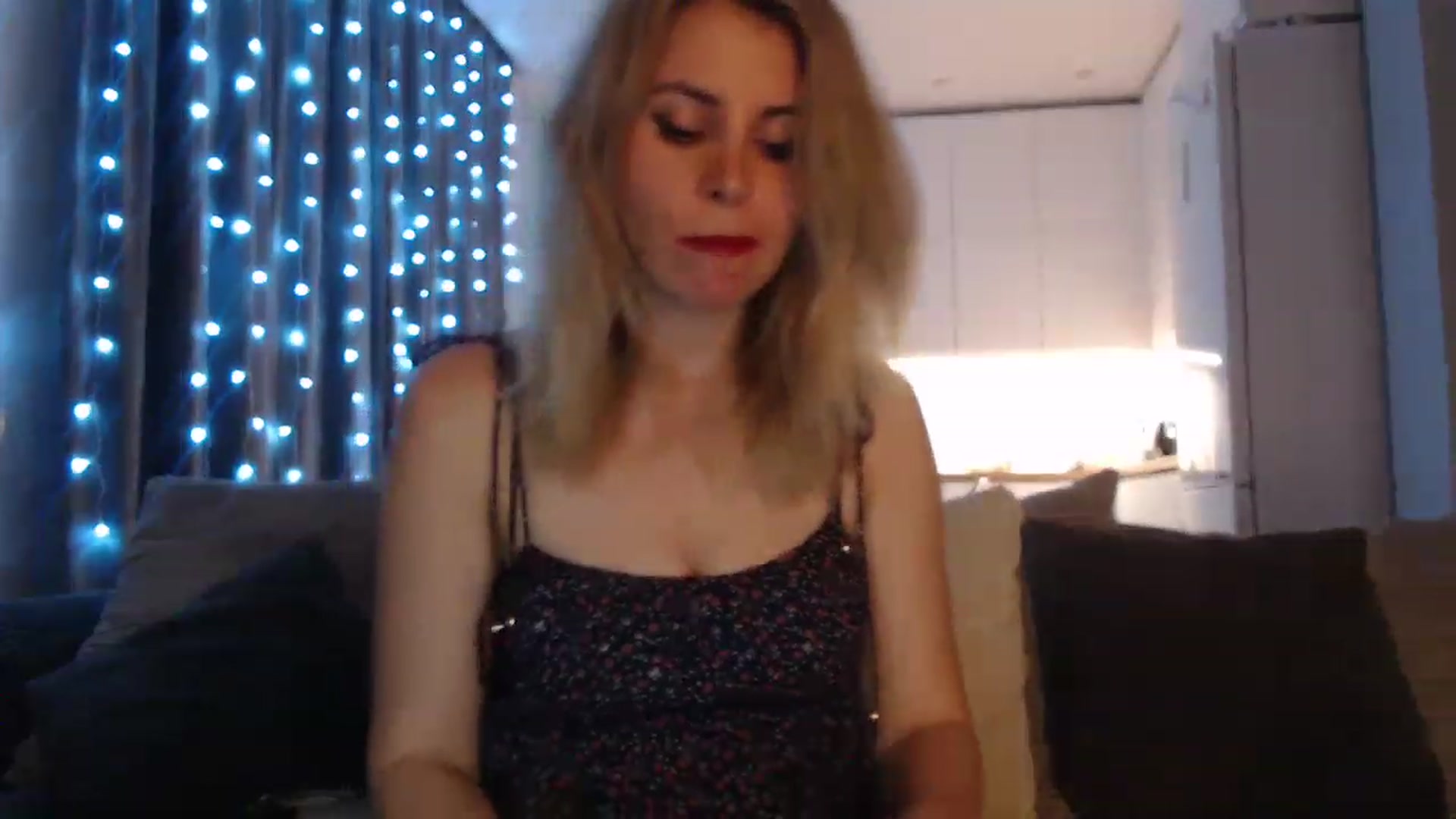 Gallery image thumbnail from Sicille's myfreecams stream on, 06/05/2023, 21:36 image 15 of 20