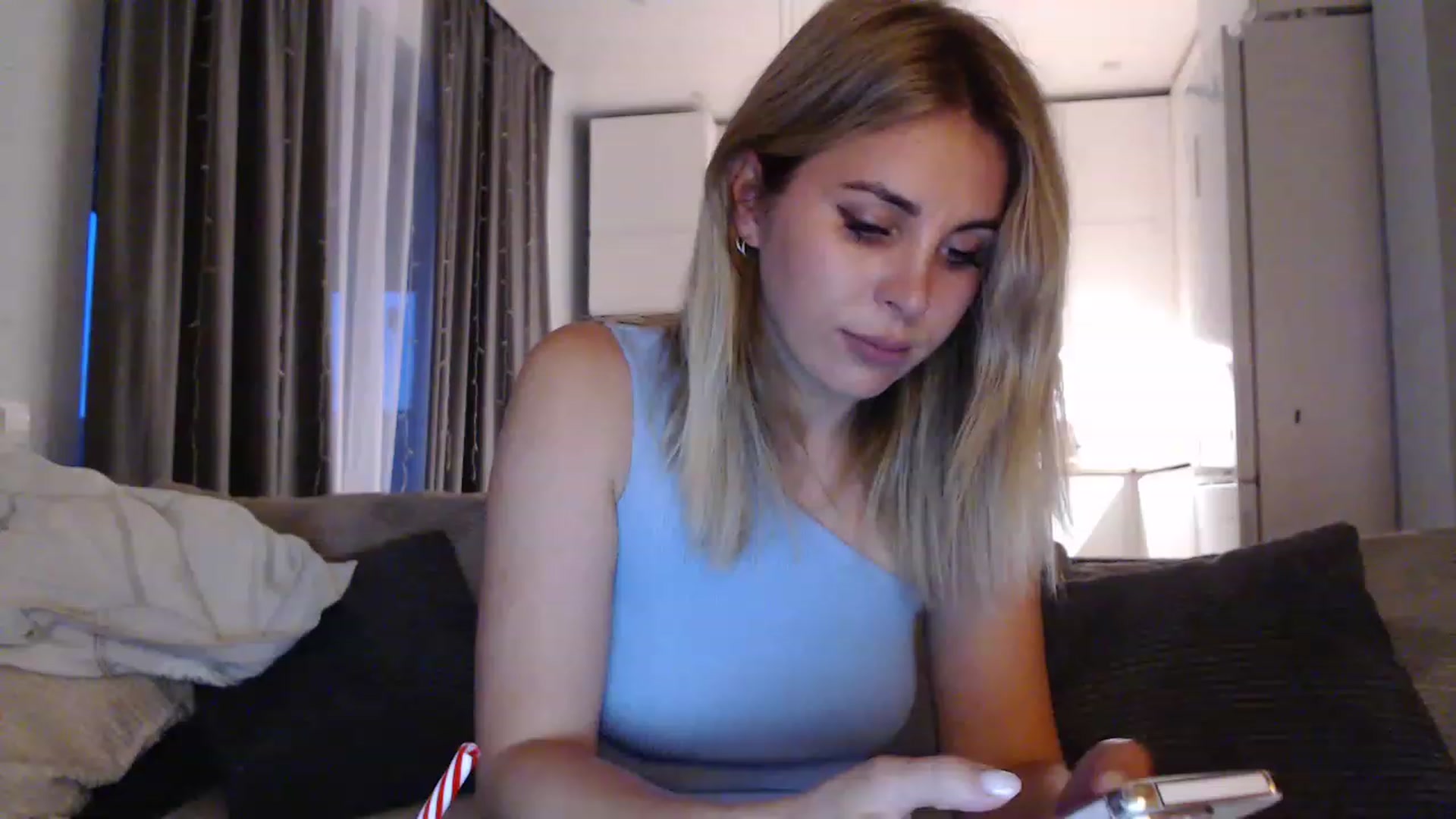 Gallery image thumbnail from Sicille's myfreecams stream on, 06/20/2023, 20:29 image 16 of 20
