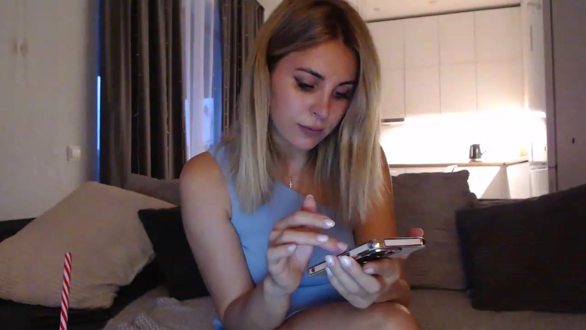 Gallery image thumbnail from Sicille's myfreecams stream on, 06/20/2023, 20:29 image 6 of 20