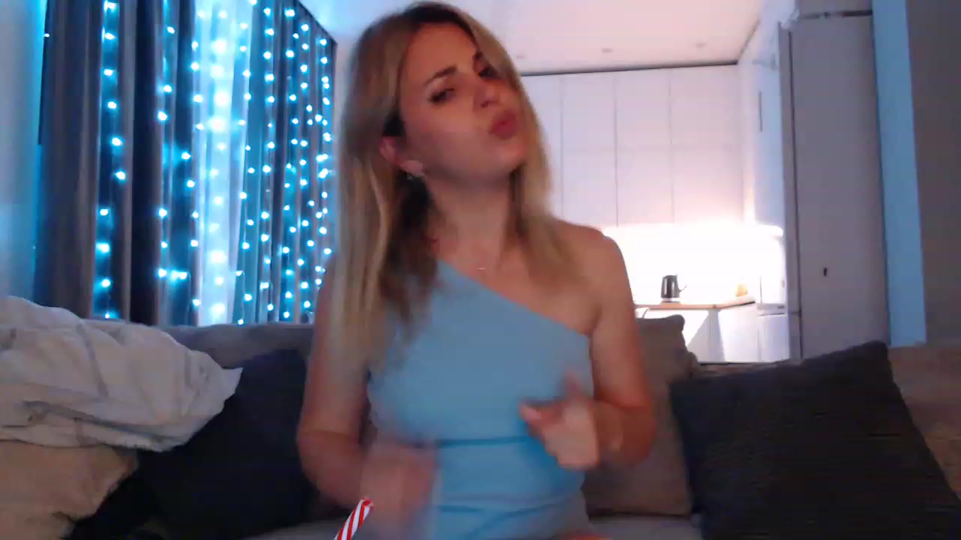 Gallery image thumbnail from Sicille's myfreecams stream on, 06/20/2023, 20:29 image 19 of 20