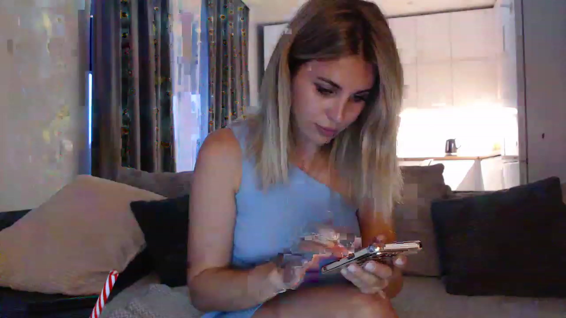 Gallery image thumbnail from Sicille's myfreecams stream on, 06/20/2023, 20:29 image 2 of 20