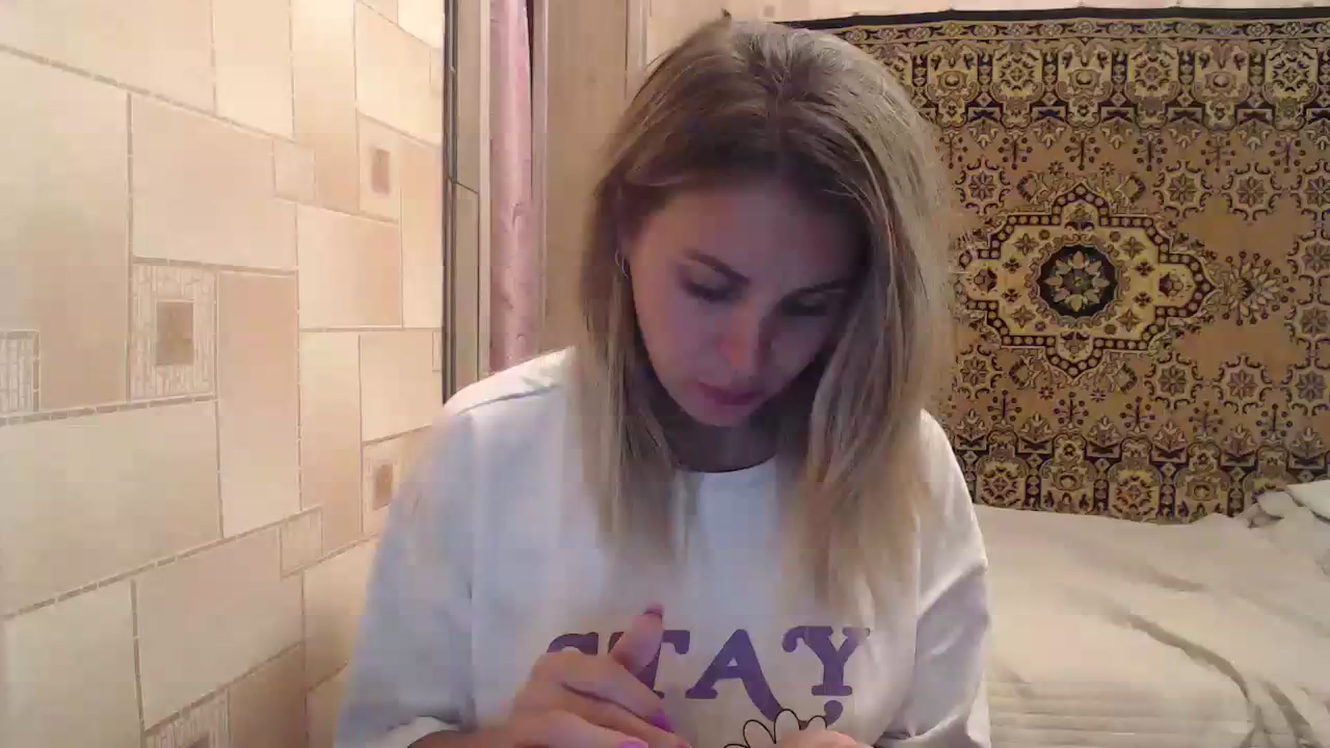 Gallery image thumbnail from Sicille's myfreecams stream on, 08/16/2023, 20:18 image 16 of 20