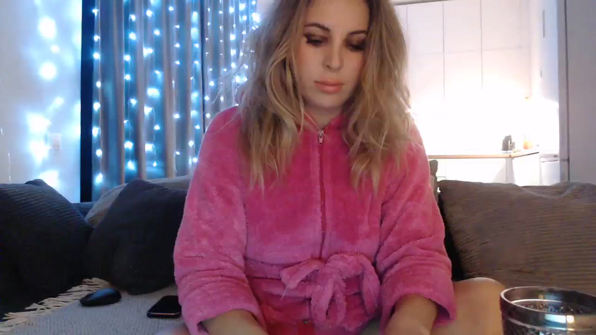 Gallery image thumbnail from Sicille's myfreecams stream on, 10/16/2023, 21:33 image 13 of 20