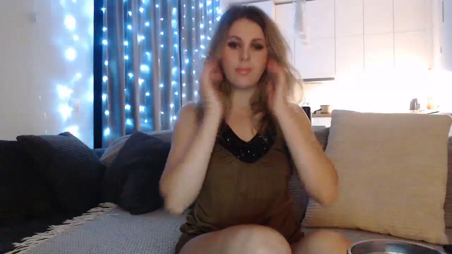 Gallery image thumbnail from Sicille's myfreecams stream on, 10/16/2023, 21:33 image 4 of 20