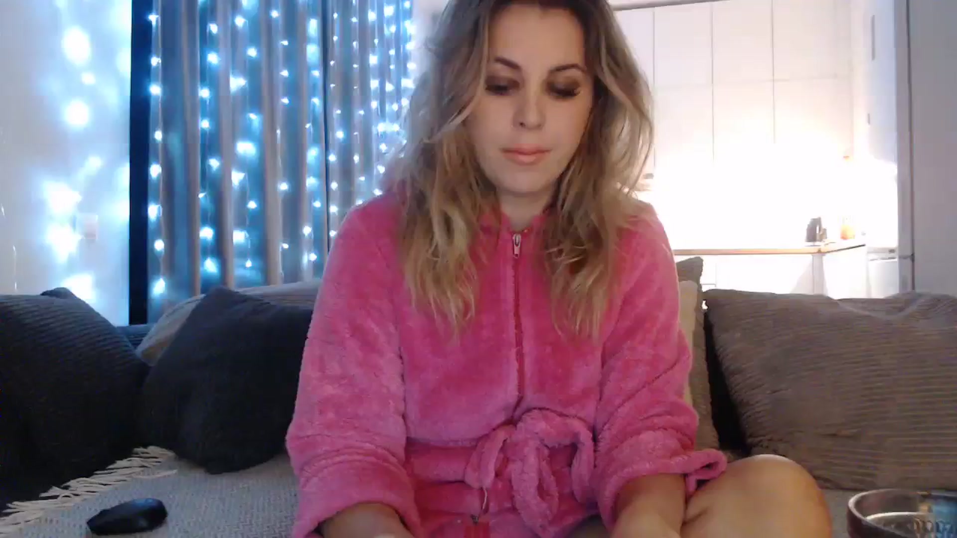 Gallery image thumbnail from Sicille's myfreecams stream on, 10/16/2023, 21:33 image 14 of 20